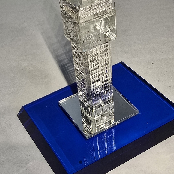 Crystal & Silver Paperweight Big Ben Tower Britain with Blue Glass Base C46For - Picture 8 of 12